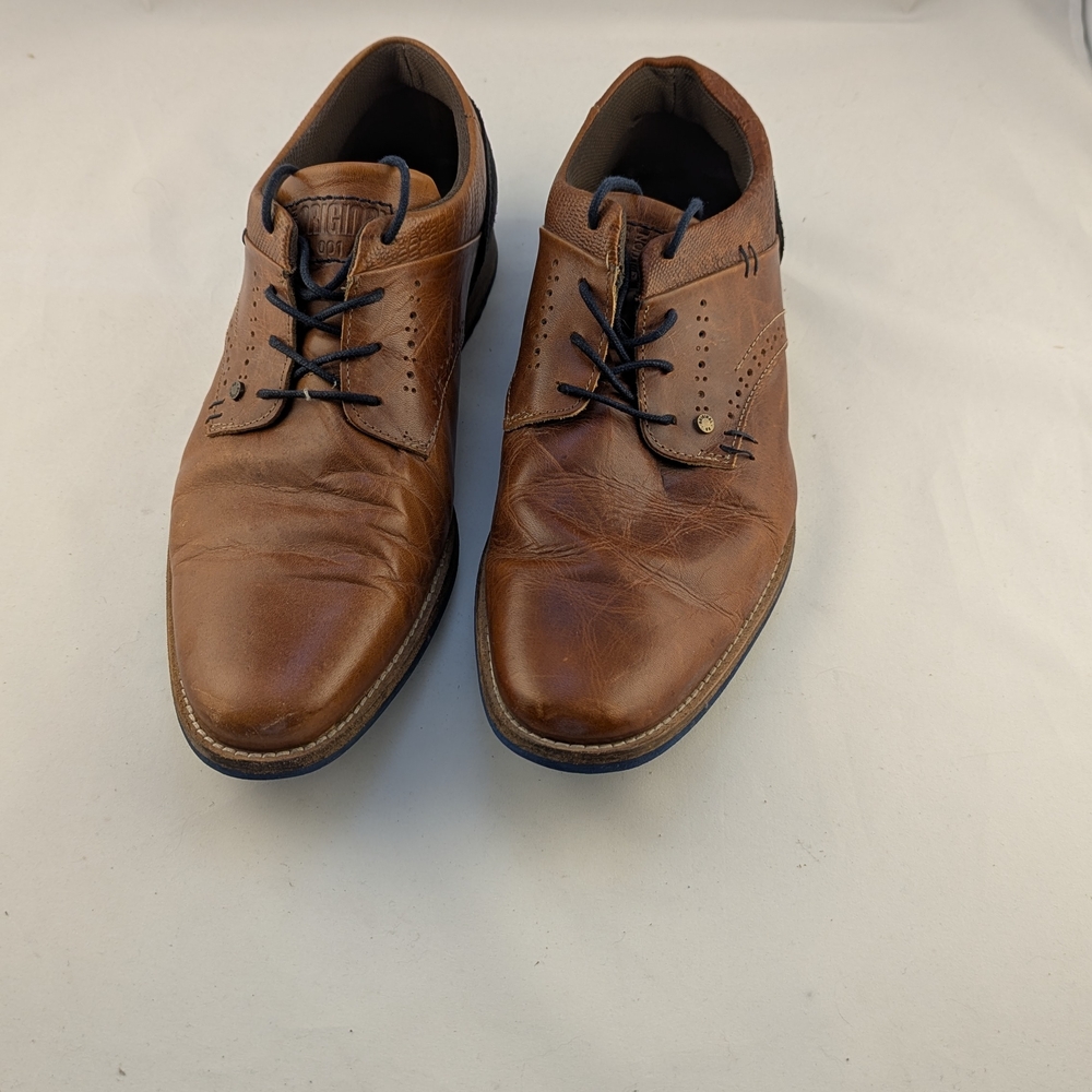 Classic Brown Oxford Shoes with Rounded Toe Cap